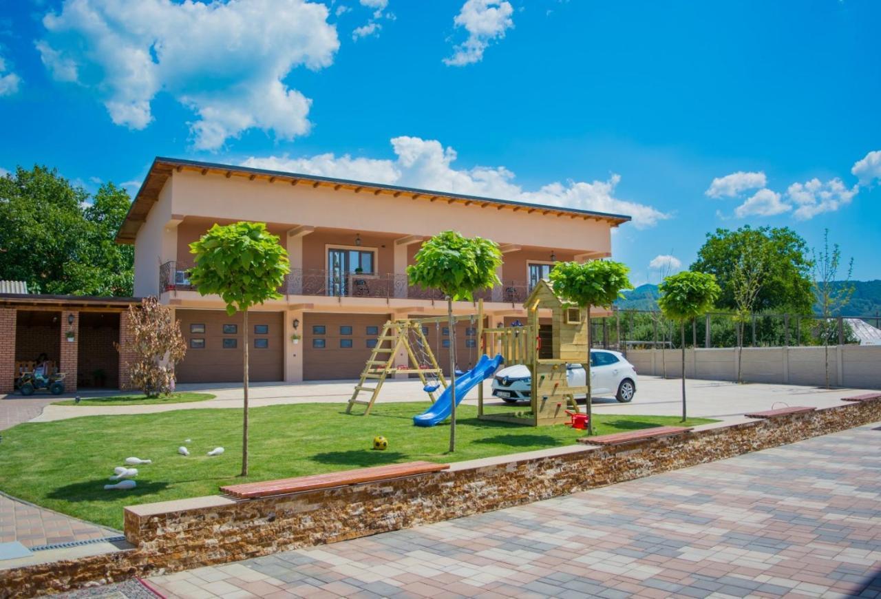 Casa Erk Bed & Breakfast คาลิมาเนช ภายนอก รูปภาพ
