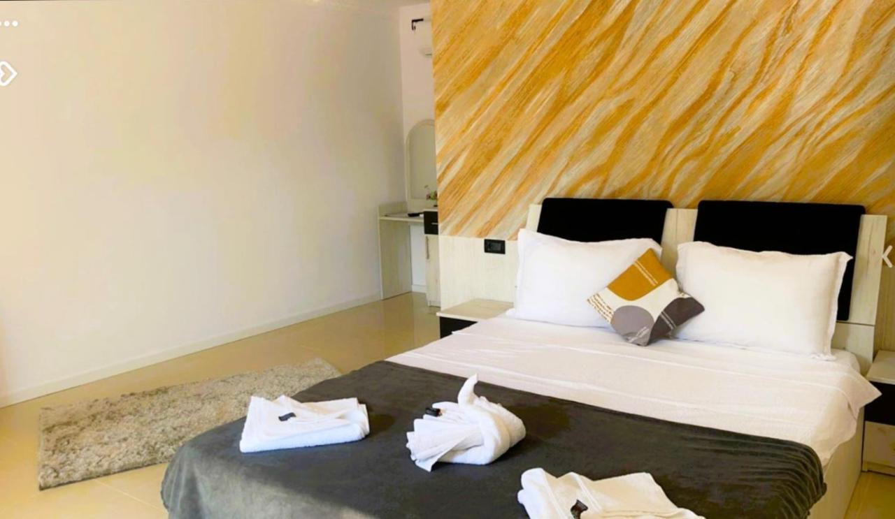 Casa Erk Bed & Breakfast คาลิมาเนช ภายนอก รูปภาพ