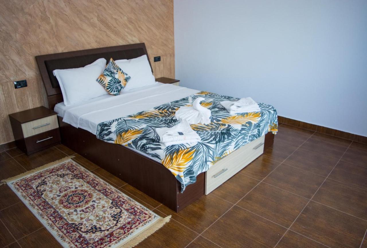 Casa Erk Bed & Breakfast คาลิมาเนช ภายนอก รูปภาพ