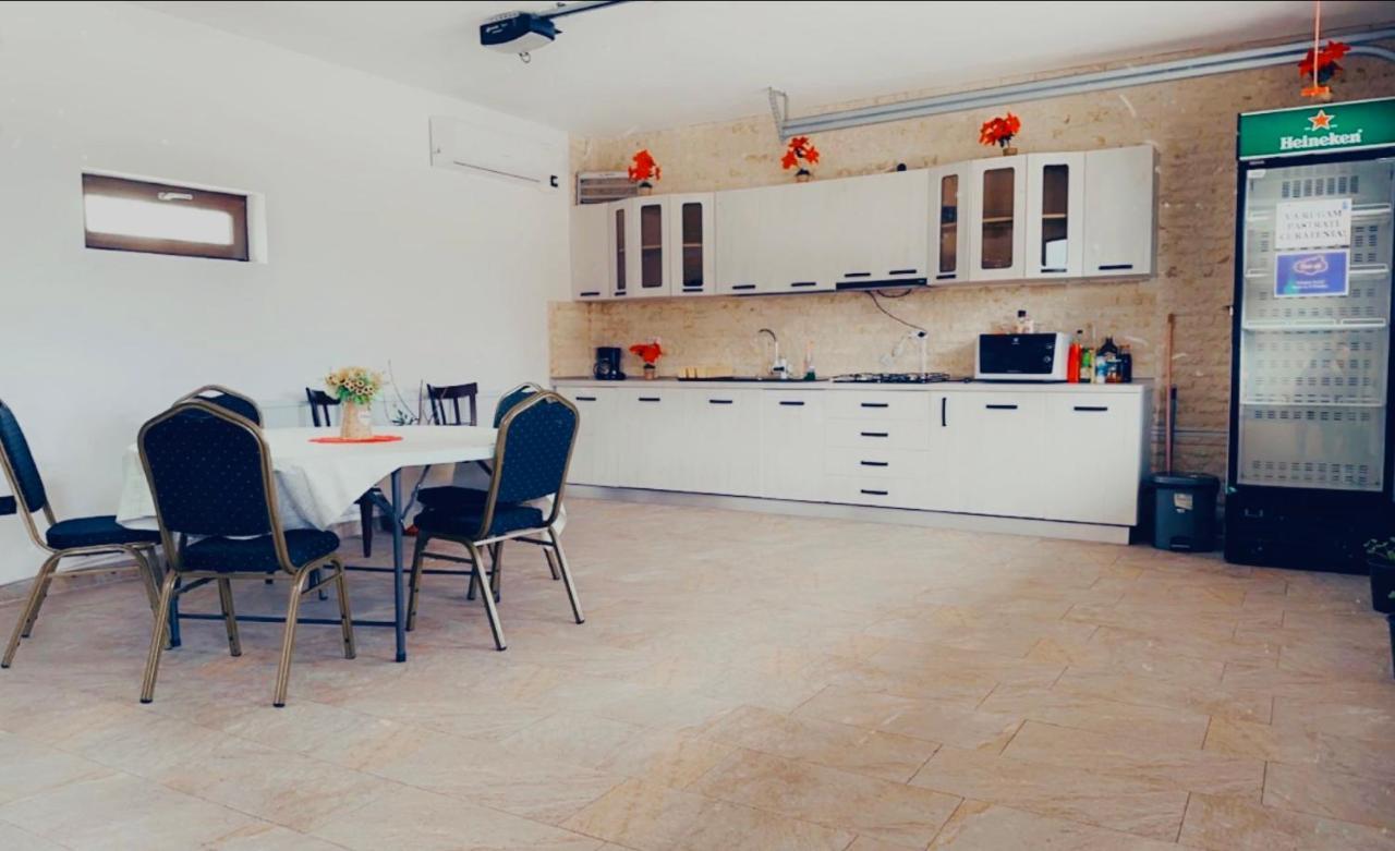 Casa Erk Bed & Breakfast คาลิมาเนช ภายนอก รูปภาพ
